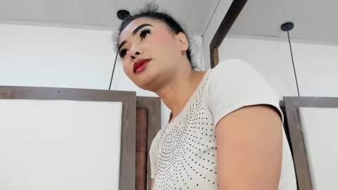 Naomi online show from August 17, 8:25 pm