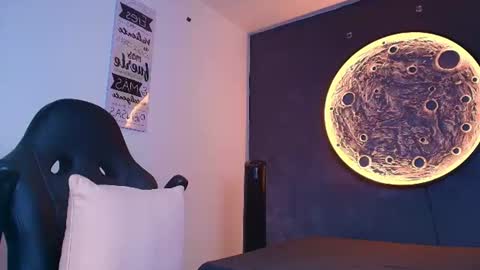 duran_dhikol1 online show from August 2, 1:56 am