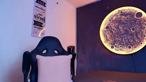 duran_dhikol1 online show from August 5, 1:25 am