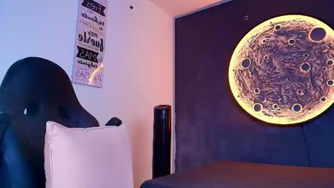 duran_dhikol1 online show from August 5, 2:31 am