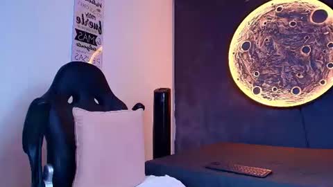 duran_dhikol1 online show from August 5, 3:37 am