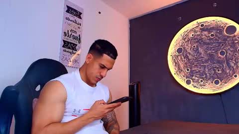 duran_dhikol1 online show from August 6, 3:33 pm