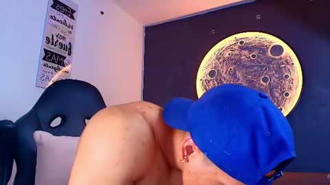 duran_dhikol1 online show from August 8, 9:59 pm