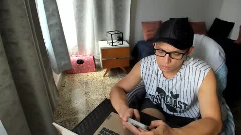 Hander online show from March 21, 6:22 pm