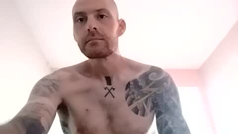 dust0n22 online show from August 10, 11:11 am