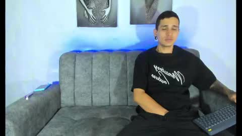 Nicolle y Julian online show from August 5, 1:53 pm