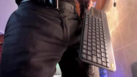 Dustin Sonne online show from August 9, 3:40 am