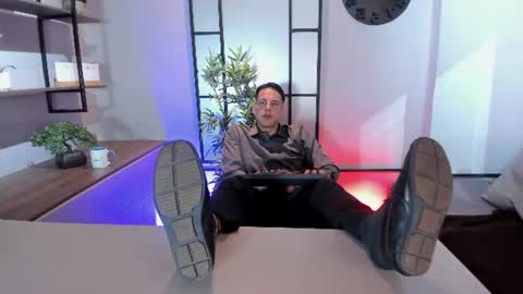 Dustin Sonne online show from August 11, 5:42 am