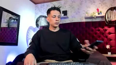 Dustin Sonne online show from August 12, 3:42 am