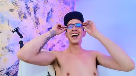 Dustin Dollin online show from August 10, 7:15 pm