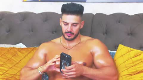 dustinkeent online show from August 10, 6:04 am
