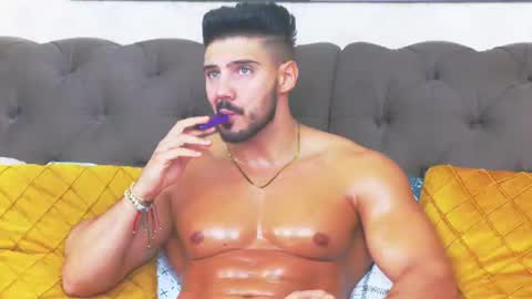 dustinkeent online show from August 14, 5:11 am