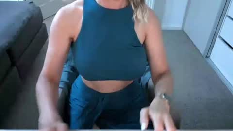 Ambertje040 online show from July 16, 7:42 am