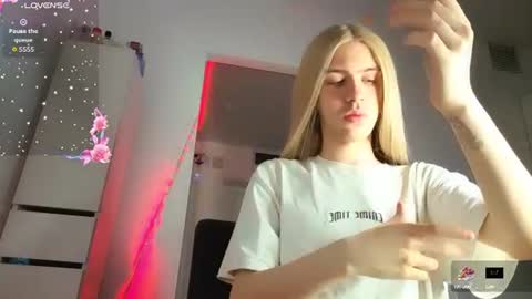 Adrian online show from August 14, 3:04 pm
