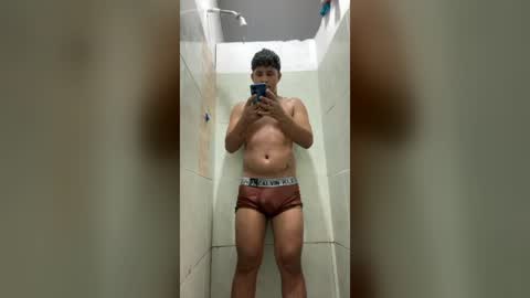 dylan_hot05 online show from August 11, 9:06 pm