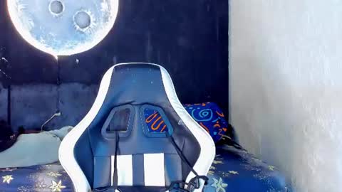 Dylan online show from August 9, 2:01 am