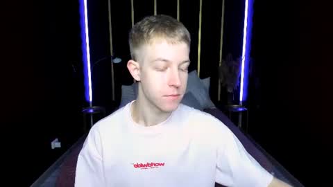 Dylan online show from August 17, 10:42 am
