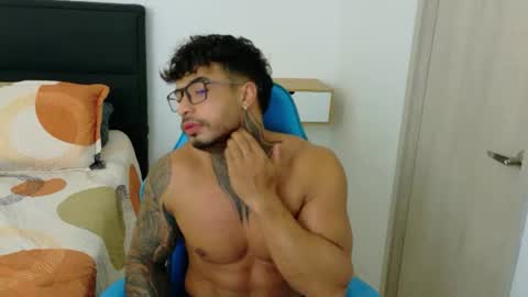 Dylan Rivera online show from June 25, 11:52 pm