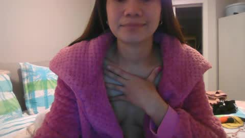 dylene1986 online show from August 1, 2:23 pm