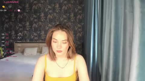 Emily online show from August 14, 8:07 am