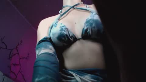 Lily online show from August 8, 2:17 pm