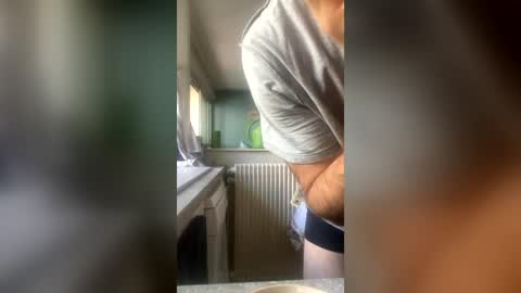 French Guy online show from August 3, 9:05 am