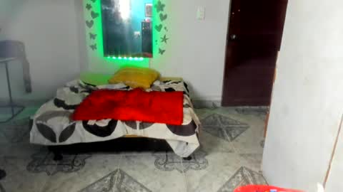 ebony_luna1 online show from July 29, 10:06 pm