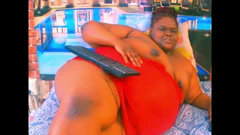 ebonyhotbuns4u2luv online show from August 12, 11:01 am