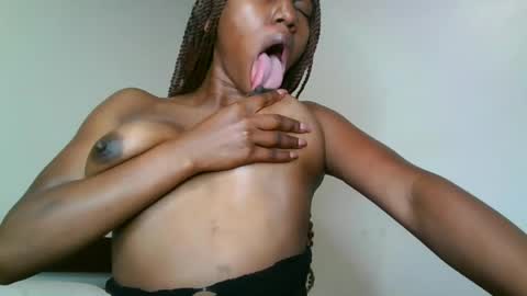 ebonyslut09 online show from July 12, 12:17 am