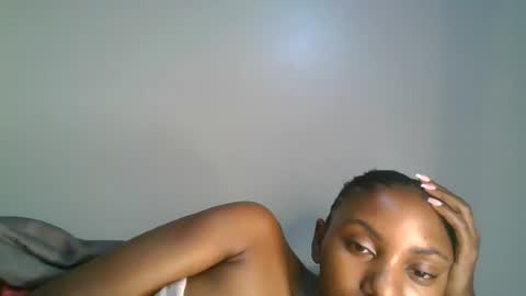 ebonyslut09 online show from August 1, 4:40 am