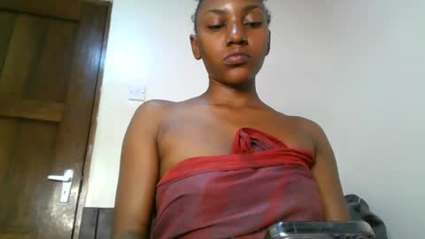 ebonyslut09 online show from August 8, 9:15 pm