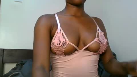 ebonyslut09 online show from August 8, 10:32 pm