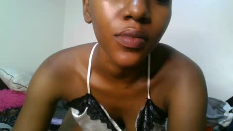 ebonyslut09 online show from August 26, 11:23 pm