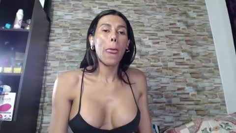 ebonyxprincess online show from August 1, 3:34 am