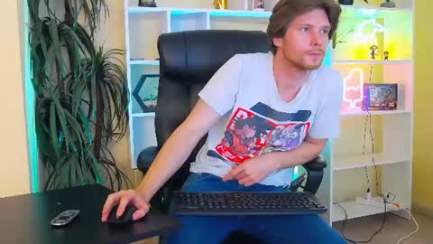 eddie_baker online show from August 12, 9:39 pm