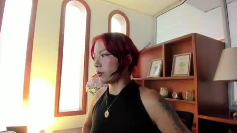 edenivy_ online show from August 5, 8:18 pm
