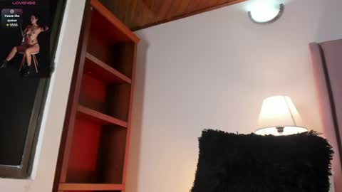 edenivy_ online show from August 10, 12:39 pm