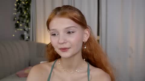 Lisa  online show from August 3, 11:45 pm