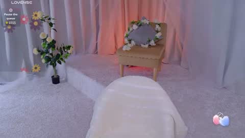 ednaadamse online show from August 10, 10:38 am