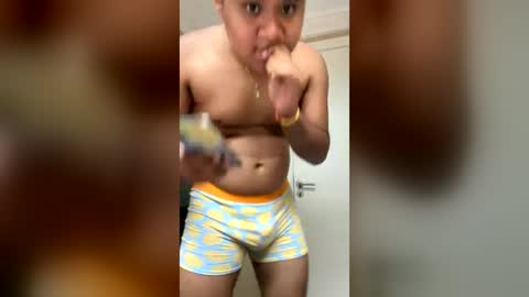 eduardossj18 online show from August 5, 2:09 am