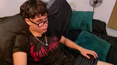 edward online show from August 7, 12:49 pm