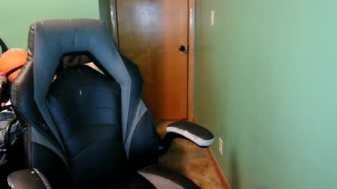 edwardaims_2please online show from August 2, 6:04 pm