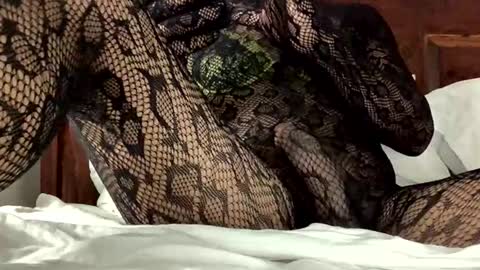 edwardjojo22 online show from June 11, 7:25 am