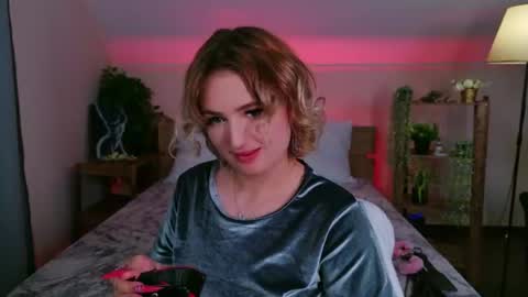 Lina online show from August 5, 4:05 pm