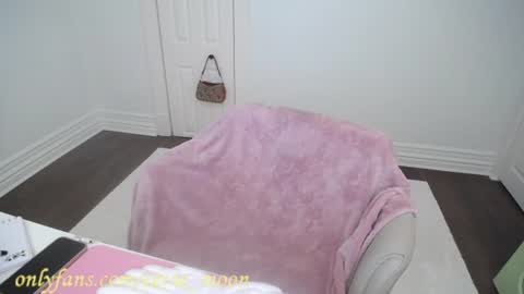 eevie online show from July 23, 5:32 am