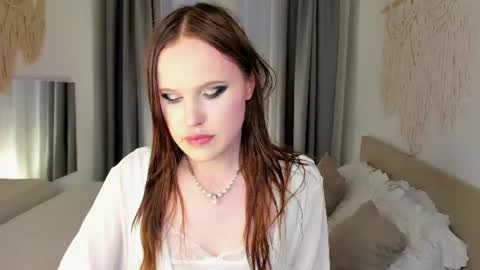 Effie Mur online show from August 11, 2:46 am