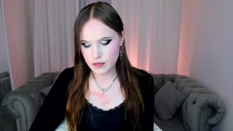 Effie Mur online show from August 11, 10:12 pm