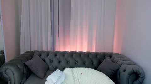 Effie Mur online show from August 12, 1:30 am