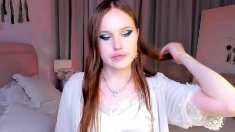 Effie Mur online show from August 12, 9:39 pm