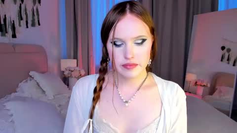 Effie Mur online show from August 13, 4:15 am